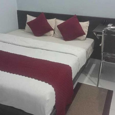 Hotel O Home Aditya Inn Suits Homestay Ayodhya Exteriér fotografie