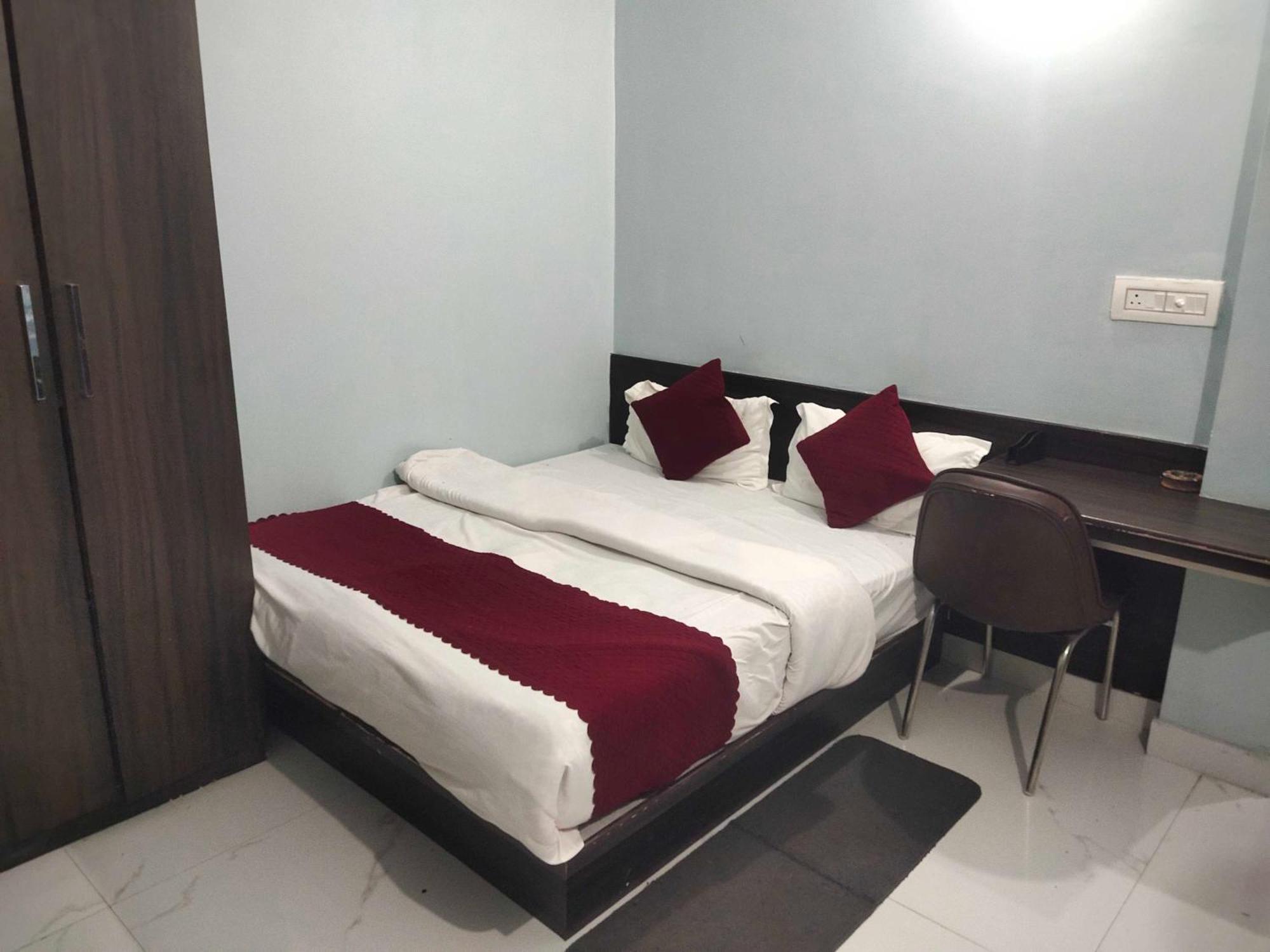 Hotel O Home Aditya Inn Suits Homestay Ayodhya Exteriér fotografie