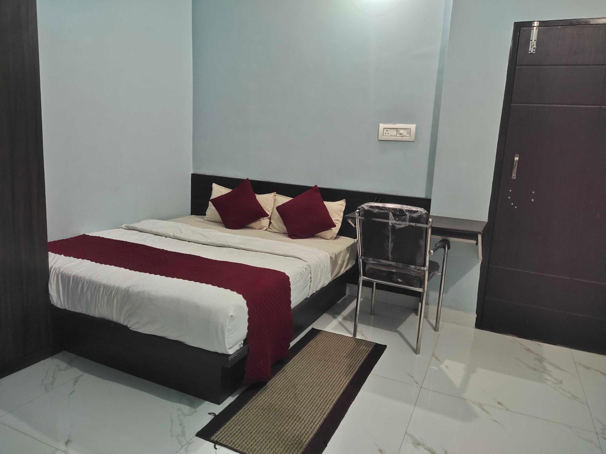 Hotel O Home Aditya Inn Suits Homestay Ayodhya Exteriér fotografie