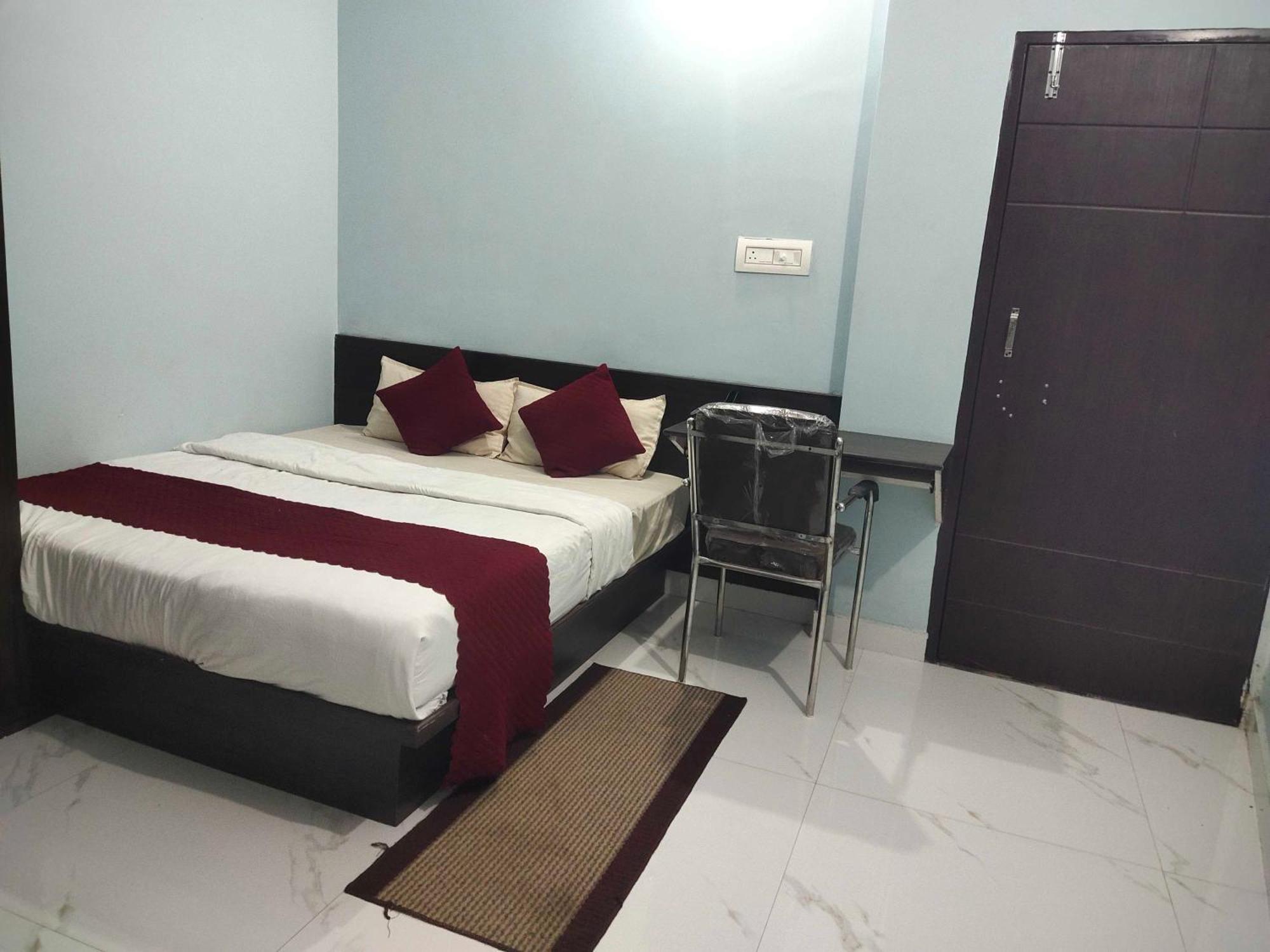Hotel O Home Aditya Inn Suits Homestay Ayodhya Exteriér fotografie